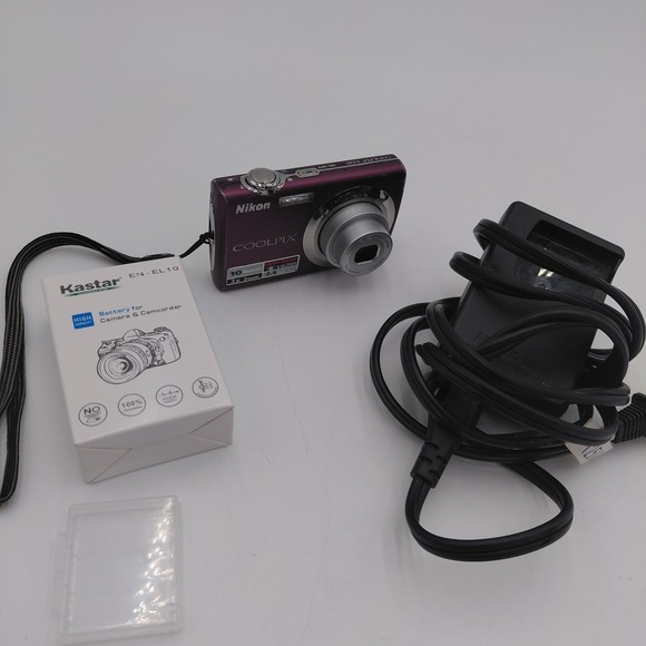 Nikon Coolpix S220 Purple Camera 10MP Zoom Digital New Battery & Charger Works
